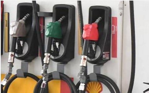 பெட்ரோல் மற்றும் டீசல் மொத்த, சில்லறை விற்பனை நிறுவனத்திற்கு அங்கீகாரம்: கடுமையான விதிமுறைகள் நீக்கம்