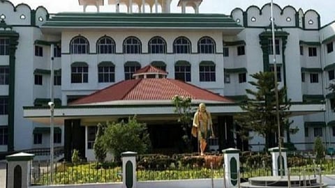 குமரிக் கடலில் மாயமான மீனவரை ஹெலிகாப்டர் அனுப்பித் தேடுக: மத்திய,மாநில அரசுகளுக்கு உயர் நீதிமன்றம் உத்தரவு