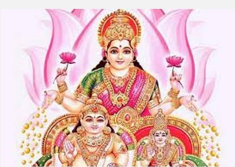 மஞ்சள் அரிசி... நாணயங்கள்... லட்சுமி குபேரர் ; சுபிட்சமும் ஐஸ்வர்யமும் தரும் எளிய வழிபாடு 