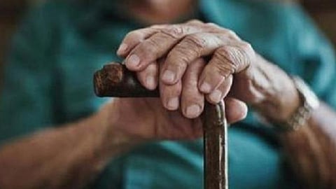 ஓய்வு பெற்ற, ஓய்வு பெறப்போகும் ஊழியர்களிடம் பணம் பிடித்தம் செய்யக்கூடாது: உயர் நீதிமன்றம் உத்தரவு