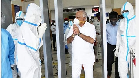 கரோனா தொற்றில் இருந்து குணம்: மருத்துவமனையில் இருந்து வீடு திரும்பினாார் எடியூரப்பா