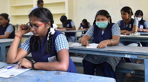10-ம் வகுப்பு தேர்வு முடிவுகள் வெளியீடு; 100% தேர்ச்சி அறிவிப்பால் முதலிடம் பெற்ற காஞ்சிபுரம்