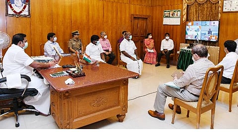 பிரதமருடனான ஆலோசனைக் கூட்டத்தில், முதல்வர் பழனிசாமி, அமைச்சர்கள், அதிகாரிகள்