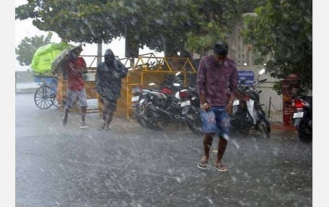 வங்கக் கடலில் காற்றழுத்த தாழ்வு பகுதி: தமிழகம், புதுச்சேரியில் இன்று மழை பெய்ய வாய்ப்பு