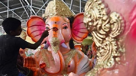 விநாயகர் சதுர்த்திக்காக கோயில்களில் புதிய சிலைகளை வைக்கக்கூடாது: தேனி ஆட்சியர்