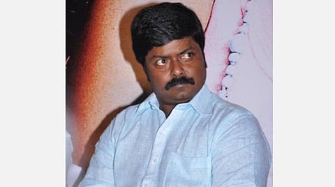 நடிகர் முரளி இறந்த சோகத்திலும் மறக்காது அவர் கடன் ரூ.17 லட்சத்தை செட்டில் செய்த மனைவி: நெகிழ்ந்துப் போன பைனான்சியர்