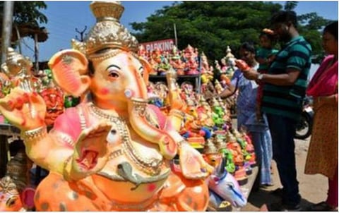 விநாயகர் சதுர்த்தி பண்டிகைக்காக பொது இடங்களில் சிலை நிறுவ வேண்டாம்: இந்து அமைப்பினரிடம் காவல் ஆணையர் வலியுறுத்தல்