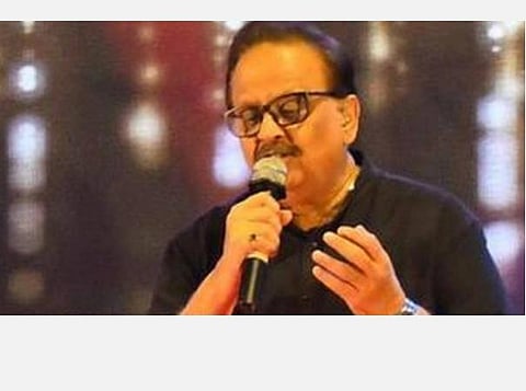 சபரிமலைக் கோயிலில் பாடகர் எஸ்பிபி குணமடைய சிறப்புப் பிரார்த்தனை