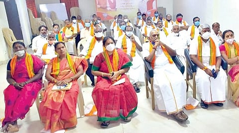 திருநெல்வேலியில் நடைபெற்ற  பாஜக மாநில செயற்குழு உறுப்பினர்கள் கூட்டத்தில் முன்னாள் மத்திய இணையமைச்சர் பொன்.ராதாகிருஷ்ணன் உள்ளிட்டோர் பங்கேற்றனர்.