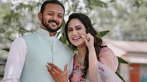 மியா ஜார்ஜுக்கு செப்டம்பரில் திருமணம்: நிச்சயதார்த்தம் நிறைவு