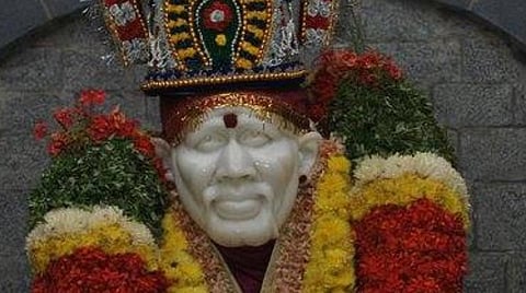 சாயிபாபா நோய் தீர்ப்பார்; லாபம் தருவார்; கல்வியைத் தருவார்!  மருந்து, மாத்திரை; வியாபாரக் கணக்கு; குழந்தைகளின் பேனா, நோட்டு!