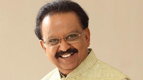 சொல்வதைப் புரிந்துகொள்ளும் நிலையில் விழிப்புடன் எஸ்பிபி: மருத்துவமனை தகவல்