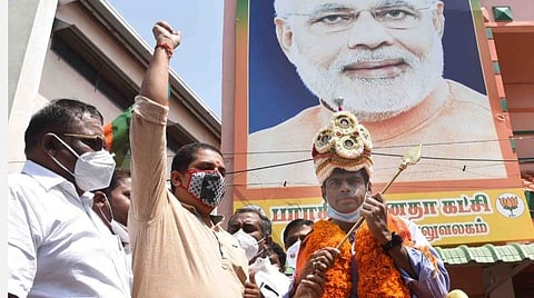 ஊரடங்கு விதிகளை மீறியதாக முன்னாள் ஐபிஎஸ் அதிகாரி அண்ணாமலை உள்ளிட்ட பாஜகவினர் மீது காட்டூர் போலீஸார் வழக்கு