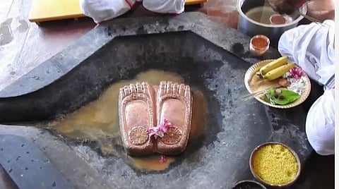 முன்னோர் வழிபாடு செய்தால் முன்னுக்கு வரலாம்; மகாளய பட்சத்தில் ஒரேநாளில் இரண்டு மூன்று தர்ப்பணங்கள் ஏன்?