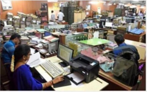 50 – 55 வயதைக் கடந்த மத்திய அரசு ஊழியருக்கு எந்த நேரத்திலும் ஓய்வு வழங்க முடியும்: பணியாளர் நலத்துறை சுற்றறிக்கை