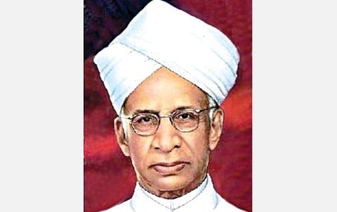 மனிதகுலத்தை செம்மைப்படுத்துவதில் ஆசிரியர் பங்கு முக்கியமானது: ஆளுநர், முதல்வர், தலைவர்கள் ‘ஆசிரியர் தின’ வாழ்த்து