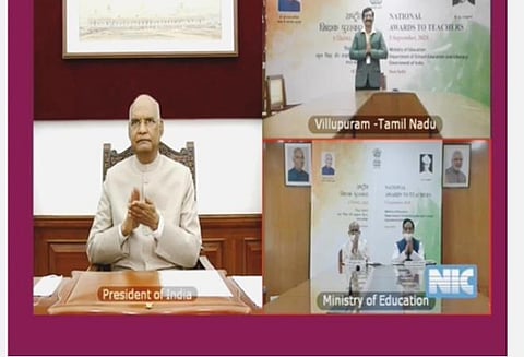 நாடு முழுவதும் 47 ஆசிரியர்களுக்குத் தேசிய நல்லாசிரியர் விருது: காணொலி மூலம் குடியரசுத் தலைவர் வழங்கினார்