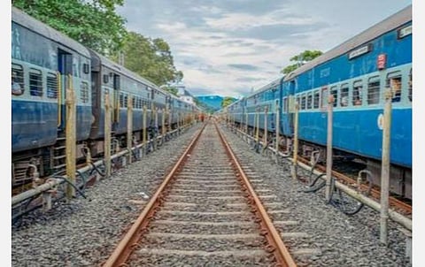 நெல்லை எக்ஸ்பிரஸ் உட்பட 3 விரைவு ரயில்களின் சேவையை உடனடியாக தொடங்க வேண்டும்: தமிழக அரசுக்கு திமுக எம்பி கோரிக்கை