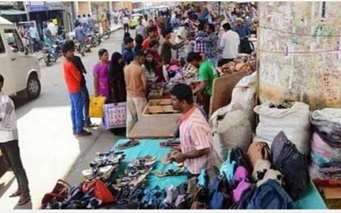 நடைபாதை வியாபாரிகளுக்கு நிதியுதவி திட்டம்: 7% வரை வட்டி மானியம்: ஓராண்டுக்குள் கடனை திருப்பிச் செலுத்தினால் கூடுதல் சலுகைகள்