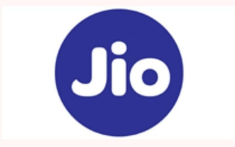 குறைந்த விலையில் 10 கோடி ஸ்மார்ட் போன் விற்க திட்டம்: ரிலையன்ஸ் ஜியோ அதிரடி