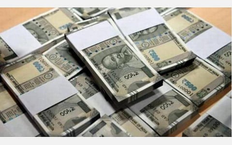 தெலங்கானாவில் நில சான்றிதழ் வழங்க ரூ.1.12 கோடி லஞ்சம் கேட்ட கூடுதல் ஆட்சியர் கைது: ரூ.40 லட்சம், ஆவணங்கள் பறிமுதல்