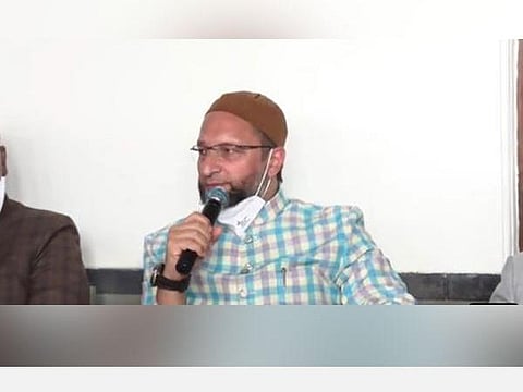 மயில்களுக்கு உணவளித்த நேரம் போகத்தான் நாடும் மக்களும்: பிரதமர் மோடி மீது ஏஐஎம்ஐஎம் தலைவர் ஓவைஸி தாக்கு 