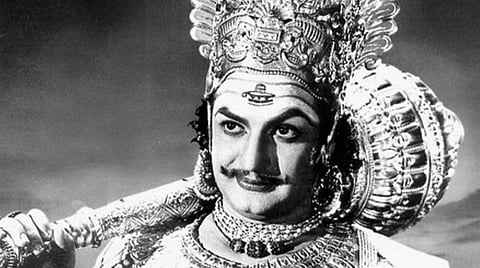 தெலங்கானாவில் 10-ம் வகுப்பு பாடத்திட்டத்தில் என்.டி.ஆரின் கதை: குடும்பத்தினர் நன்றி