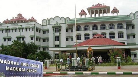 தேவேந்திரகுல வேளாளர் சமூகத்துடன் கடையர் சமூகத்தை இணைக்க எதிர்ப்பு: ஆதிதிராவிடர் நலத்துறை இயக்குனர் பதிலளிக்க உத்தரவு