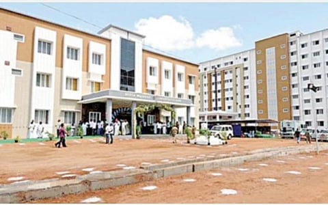 தமிழகத்தில் 3 ஆண்டுகளில் எத்தனை மருத்துவக் கல்லூரி இடங்களுக்கு அனுமதி? - மத்திய அரசு விளக்கம் 