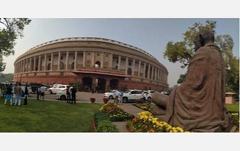 ஜனநாயக மாண்புகளுக்கு மதிப்பளியுங்கள்