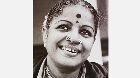 சுப்ரபாதக் குரல்... சுகந்தக் குரல்... தெய்வீகக் குரல்; ‘காற்றினிலே வரும் கீதம்’ என்று தென்றலாக வந்த காந்தர்வக் குரல்!  - இசையரசி எம்.எஸ்.சுப்புலட்சுமியின் 104வது பிறந்தநாள் ஸ்பெஷல்