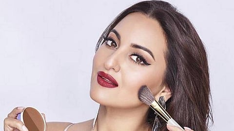 கரோனா ஊரடங்கு வாழ்க்கையை ரசிக்கிறேன்: சோனாக்‌ஷி சின்ஹா ஒப்புதல்