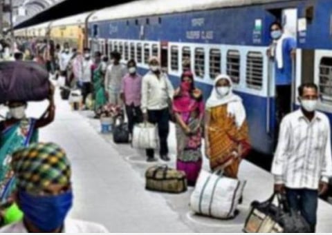 புலம் பெயர்ந்த தொழிலாளர்களுக்கு பெரும் பங்காற்றிய ரயில்வே: பிரதமர் மோடி பாராட்டு