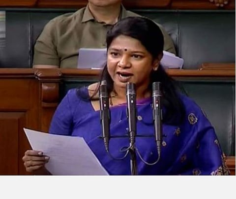 கரோனா பரவல் காலத்திலும் குழந்தை, தாய்மார்களுக்கான தடுப்பு ஊசி மருந்துகள் தொடர்ந்து அளிப்பு –மக்களவையில் கனிமொழி எம்.பி கேள்விக்கு மத்திய அரசு பதில்