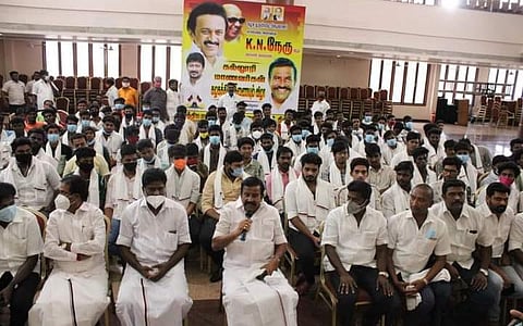 நிகழ்ச்சியில் பேசும் கே.என்.நேரு