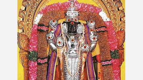 திட்டையில் தனி சந்நிதியில் நவக்கிரக குரு