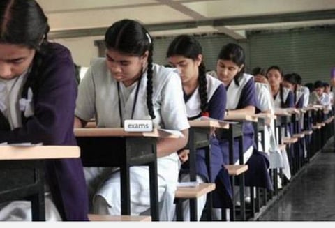 அக்.10-ம் தேதிக்குள் 12-ம் வகுப்பு மறுதேர்வுகள் முடிவு: உச்ச நீதிமன்றத்தில் சிபிஎஸ்இ பதில்