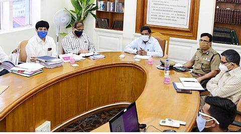 கரோனா தொற்று: 15 மாவட்ட ஆட்சியர்களுடன் தலைமைச் செயலாளர் ஆலோசனை