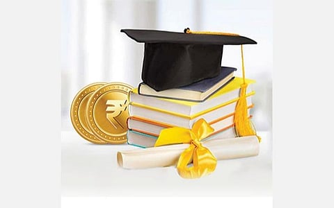 பள்ளி மாணவர்கள் படிக்க நிதியுதவி