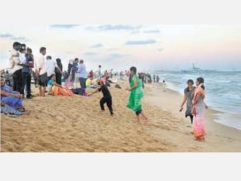 மெரினாவில் பொதுமக்களை எப்போது அனுமதிக்கப் போகிறீர்கள்?- உயர் நீதிமன்றம் கேள்வி