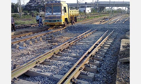 தாம்பரம் - செங்கல்பட்டு இடையே 3-வது ரயில் பாதை பணி: 6 மாதங்களில் முடிக்கப்படும்