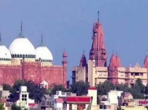 உ.பி.யின் மதுராவில் கிருஷ்ண ஜென்மபூமி கோயிலும் அதை ஒட்டியபடி ஷாயி ஈத்கா மசூதியில் அமைந்திருப்பதை காட்டும் படம்