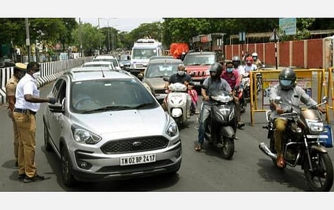 பதிவெண் சரியான அளவில் இல்லாவிட்டால் வாகனங்கள் பறிமுதல் செய்யப்படும்: போக்குவரத்து காவல் கூடுதல் ஆணையர் எச்சரிக்கை