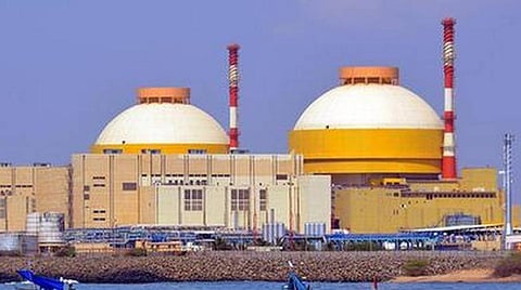 அணுமின் நிலைய எதிர்ப்பு போராட்ட வழக்குகளால் பாதிப்பு: கூடங்குளத்தில் மக்கள் கருத்து கேட்பு கூட்டம்; வேலைவாய்ப்புக்காக தடையில்லாச் சான்று வழங்க எஸ்பி உறுதி