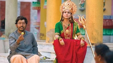 ஓடிடி தளத்தில் வெளியாகும் 'மூக்குத்தி அம்மன்'?