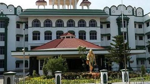 நிதி நெருக்கடியில் சிக்கி தவிக்கும் அரசு போக்குவரத்து கழகங்களை மேம்படுத்த சட்டம்: உயர் நீதிமன்றம் உத்தரவு