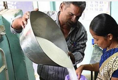 பயோமெட்ரிக் முறையை அமல்படுத்துவதில் நீடிக்கும் சிக்கல்: ரேஷன் ஊழியர்களின் பிரச்சினைக்குத் தீர்வு காணக் கோரிக்கை