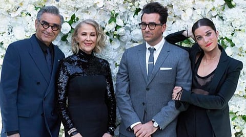 தன்பாலின முத்தக் காட்சியை சென்சார் செய்த இந்திய சேனல்: இயக்குநர் சாடல்