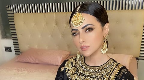 திரையுலகிலிருந்து விலகுகிறேன்: சனா கான் திடீர் அறிவிப்பு