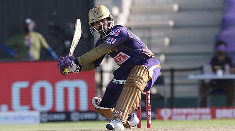 பஞ்சாப் அணிக்கு எதிராக ஆட்ட நாயகன் விருது வென்ற கொல்கத்தா அணியின் கேப்டன் தினேஷ் கார்த்திக்: படம் உதவி | ட்விட்டர்.